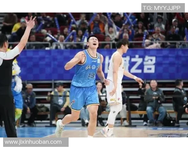 武汉篮球队灵活应变的战术分析与未来发展展望