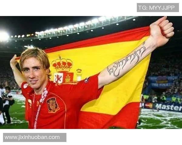 足球明星脖部纹身图案解析展现个性与风格的艺术魅力